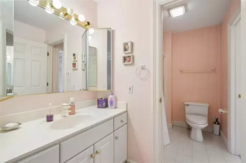 Bath - 3545 Timber Ridge Trl, Cedar Rapids, IA 52411 photo 5 of 6