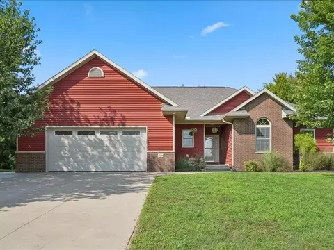 720 Blue Jay Ct, Tiffin, IA 52340