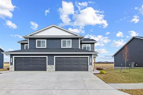 3440 Holderness Rd, Coralville, IA 52241