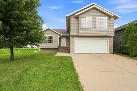 1442 Langenberg Ave, Iowa City, IA 52240