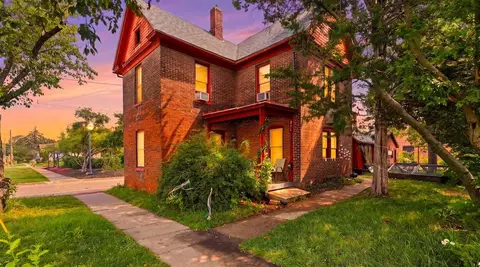 214 N Gilbert St, Iowacity, IA 52240