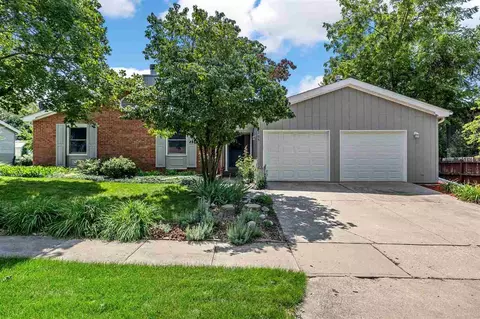 1205 Brookwood Dr, Iowa City, IA 52240