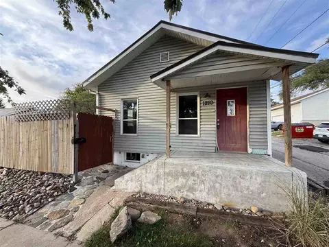 1210 Lincoln Ave, Cedar Rapids, IA 52402