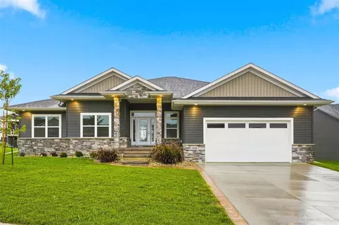 1210 Osage Ln, North Liberty, IA 52317