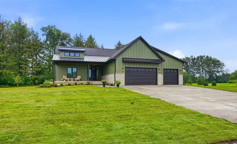 4236 Pleasant Valley Dr SE, Iowa City, IA 52240
