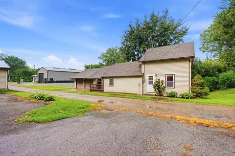 907 7th St, Wellman, IA 52356