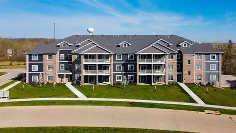 2861 Spring Rose Cir, Coralville, IA 52241