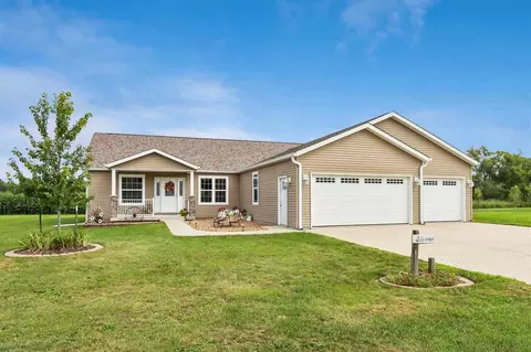 412 Garfield St, Marengo, IA 52301