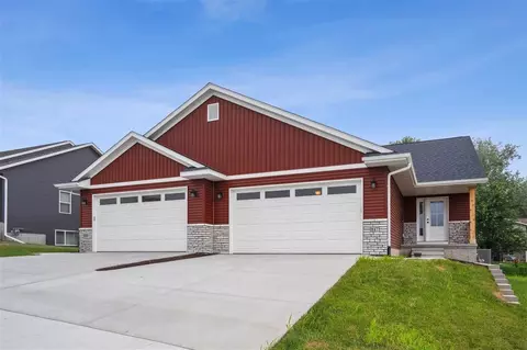 817 Prairie View Dr, West Branch, IA 52358