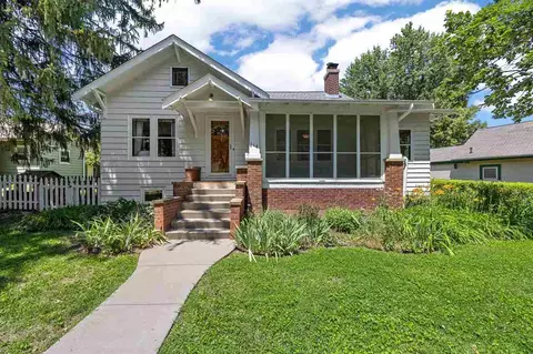 114 Highland Dr, Iowa City, IA 52246