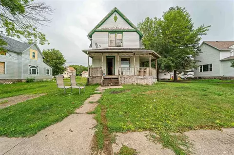 715 SW 1st St, Clarion, IA 50525