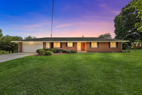 20 N 1st Ave, Iowa City, IA 52245
