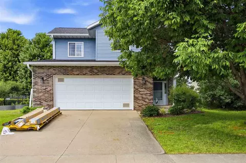 2643 Whispering Meadow Dr, Iowa City, IA 52240