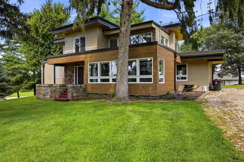1420 Highway 965 NW, Swisher, IA 52338