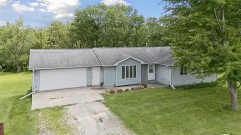 1822 Y Ave, Homestead, IA 52236