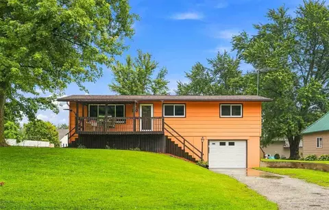 710 13th St, Wellman, IA 52356