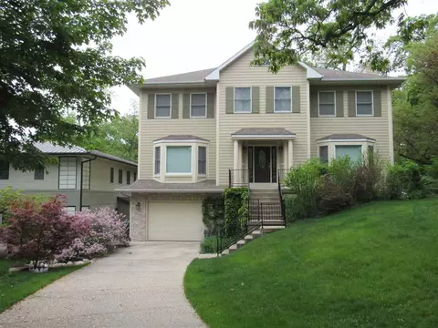 119 Richards St, Iowa City, IA 52246