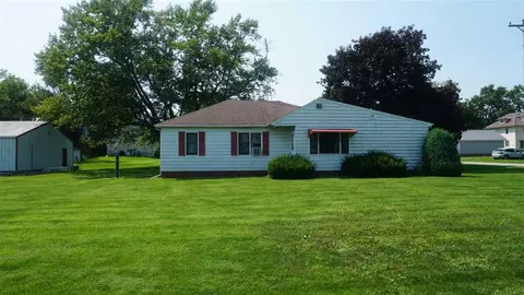 520 Washington Ave, Nichols, IA 52766