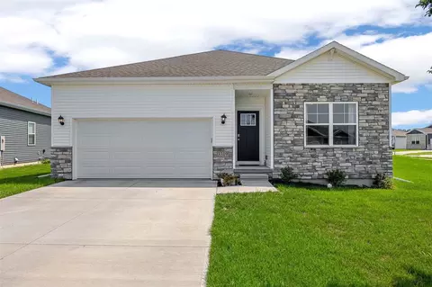 3319 Craven Dr, Coralville, IA 52241