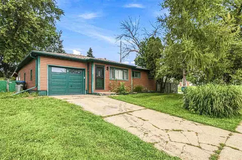 1620 Crosby Ln, Iowa City, IA 52240