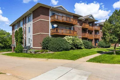 536 Westside Dr, Iowa City, IA 52246