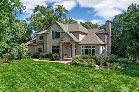 3004 Forest Gate Cir NE, Iowa City, IA 52240