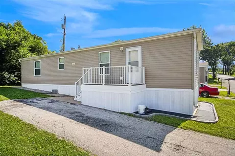 6901 SE 14th St, Des Moines, IA 50320