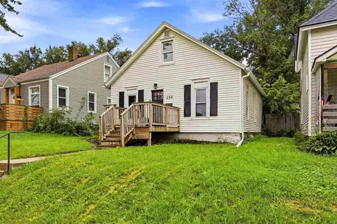 258 12th St NW, Cedar Rapids, IA 52405
