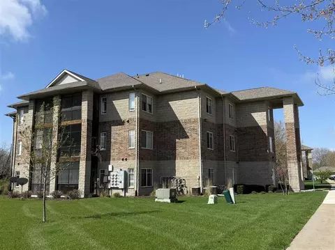 4439 Berkeley Ln, Iowa City, IA 52245