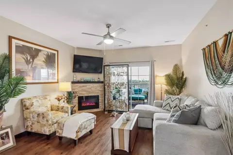 2863 Spring Rose Cir, Coralville, IA 52241