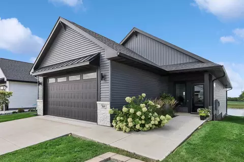 769 Clover Hill Dr, North Liberty, IA 52317