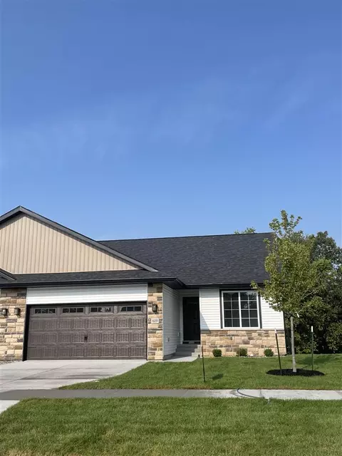 128 Buysse Ln, West Liberty, IA 52776