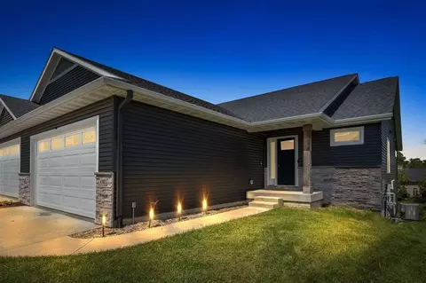 1302 Legend Dr, Tiffin, IA 52340