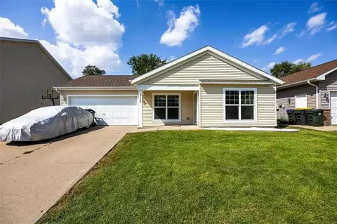 1542 Dickenson Ln, Iowa City, IA 52240