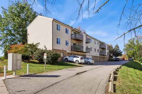 403 Westwinds Dr #461, Iowa City, IA 52246