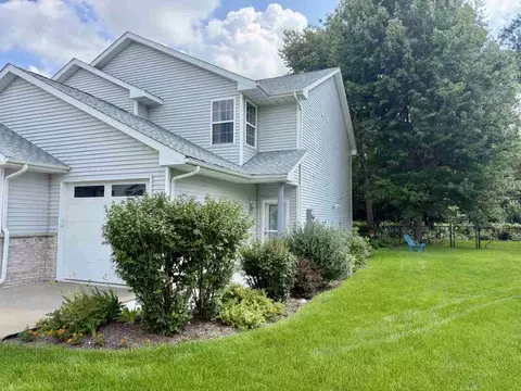 88 Thistle Ct, Iowa City, IA 52240
