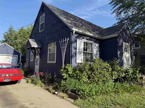 57 Olive Ct, Iowacity, IA 52245