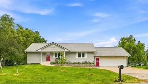 405 E 14th St, Washington, IA 52353
