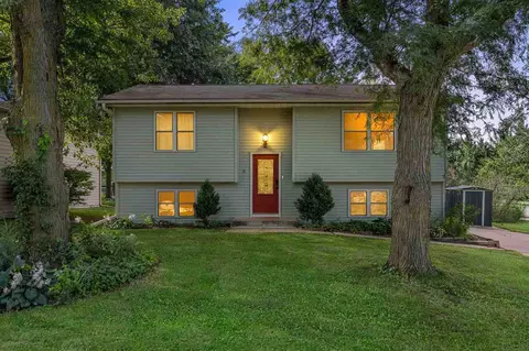 5 Birch Ct, North Liberty, IA 52317