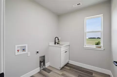Other - 808 Crestview Dr, Solon, IA 52333 photo 2 of 11