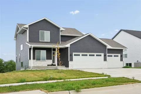 Exterior - 808 Crestview Dr, Solon, IA 52333 photo 2 of 2