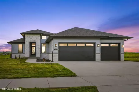 241 Howard Ave NW, Swisher, IA 52338