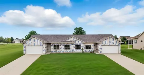 1893 Ashford Ave, Muscatine, IA 52761