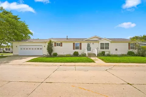 268 Paddock Cir, Iowa City, IA 52240