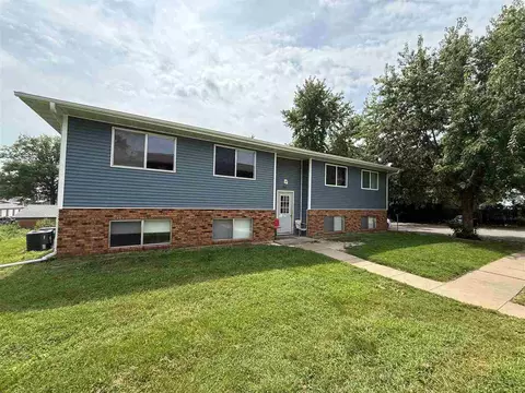 2841 Cory Ct SW, Cedar Rapids, IA 52404