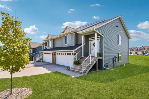 1255 Abraham Dr, North Liberty, IA 52317
