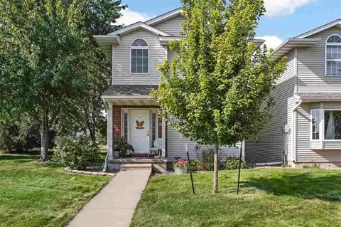527 Penn Ct, North Liberty, IA 52317