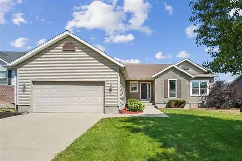 2114 Radcliffe Dr SW, Cedar Rapids, IA 52404