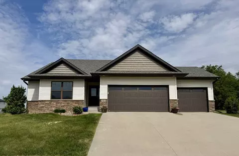 4983 Preston Ln, Iowa City, IA 52246