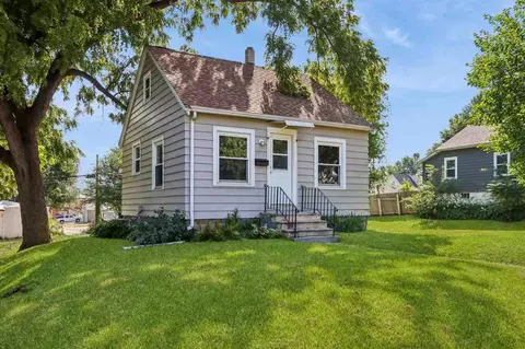 1515 SW 8th St, Cedar Rapids, IA 52404